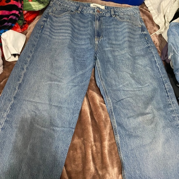 Selling jeans that don’t fit me! Sizes 9 to 11 prices $30 to 50 - Picture 3 of 7